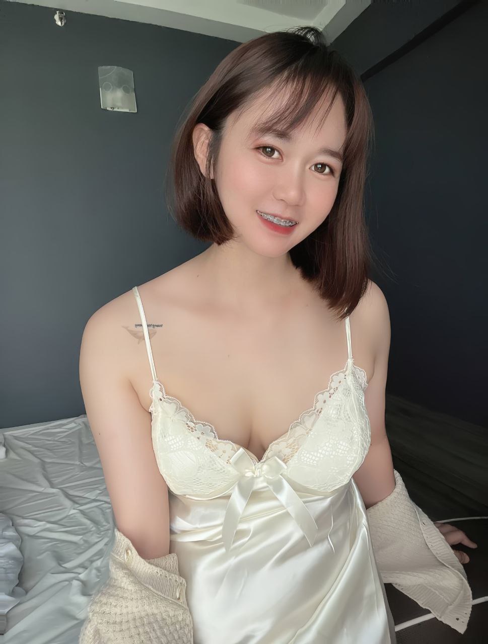 Escort Gallery Image