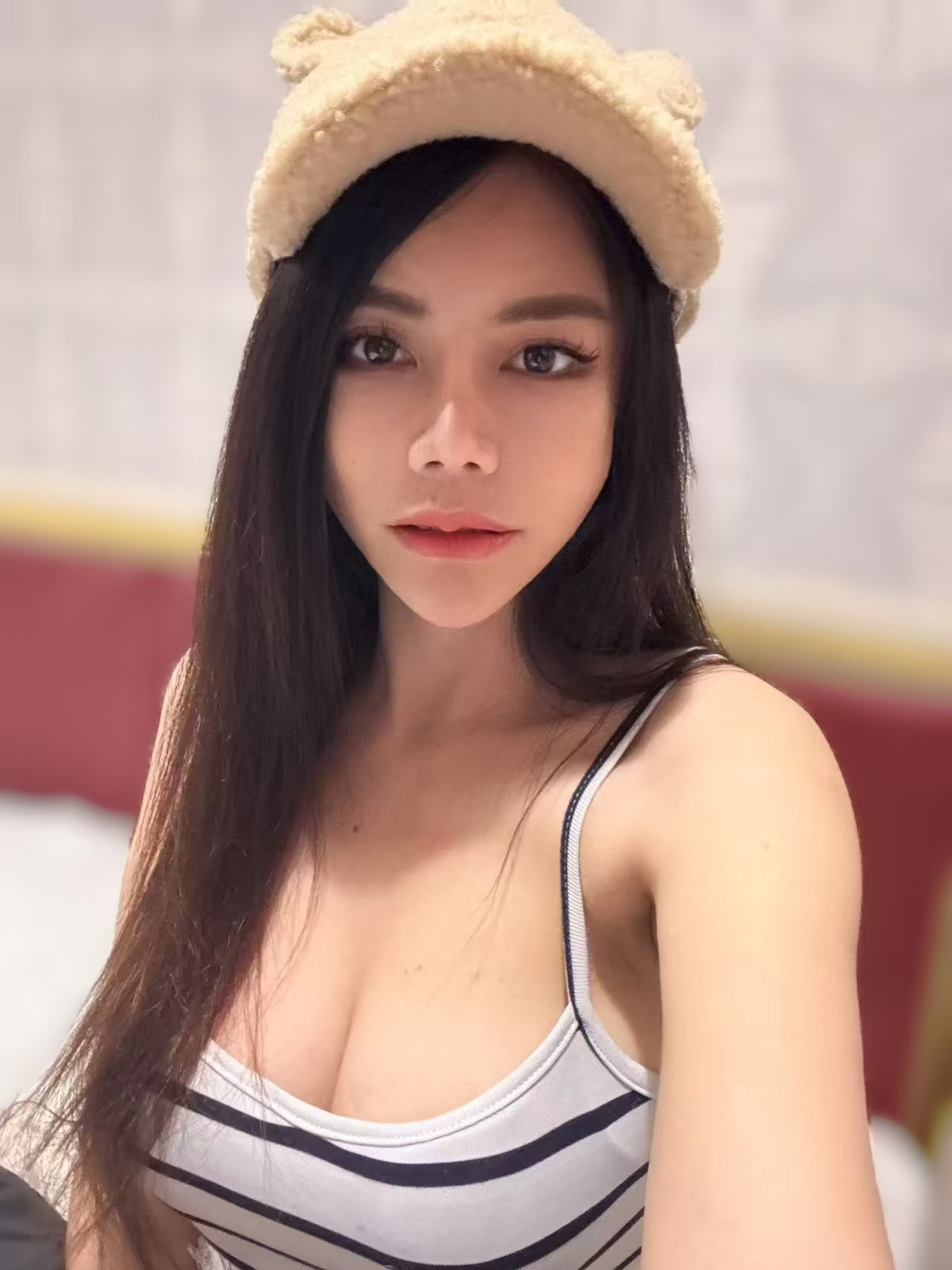 Escort Gallery Image